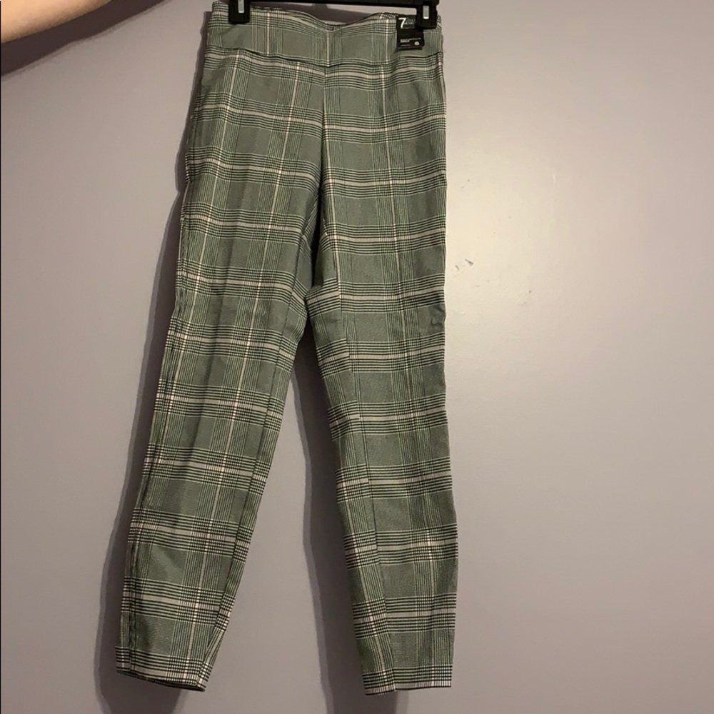 NY&C High wait pull on Ankle Pants Stretch